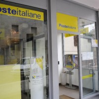 Poste, troppa fretta di fare cassa: l’azienda resti in mano pubblica